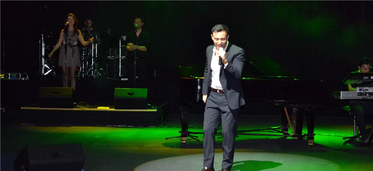 Mustafa Sandalın konsertindən fotolar
